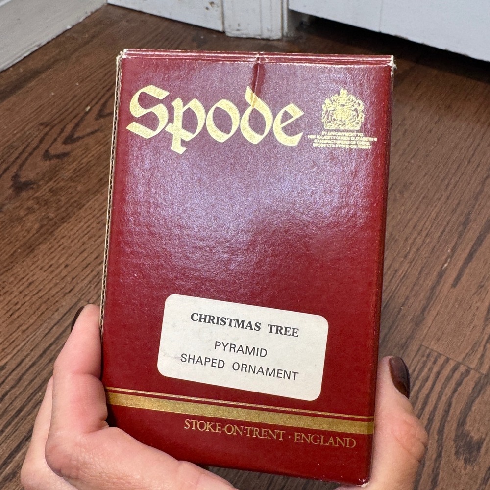 Spode Christmas Tree Ornament Pyramid Fine Bone China England White Size OS